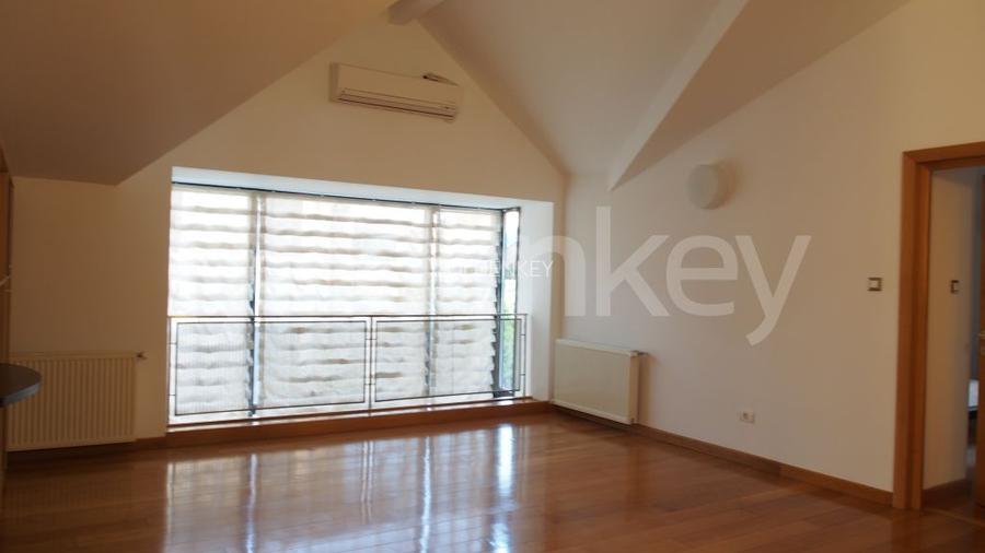 Vila moderna, garaj si vecinatati linistite - 12