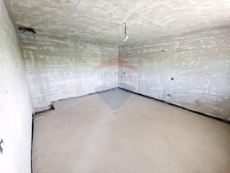 Casă spațioasă S+P+1E+M și teren generos 1664 mp - 11