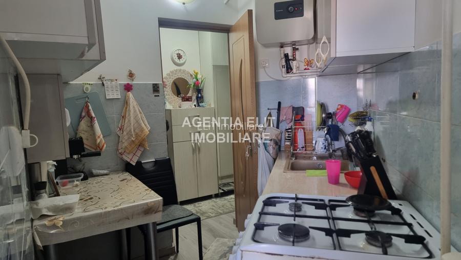 Garsoniera, bloc de apartamente, zona Mall - 5