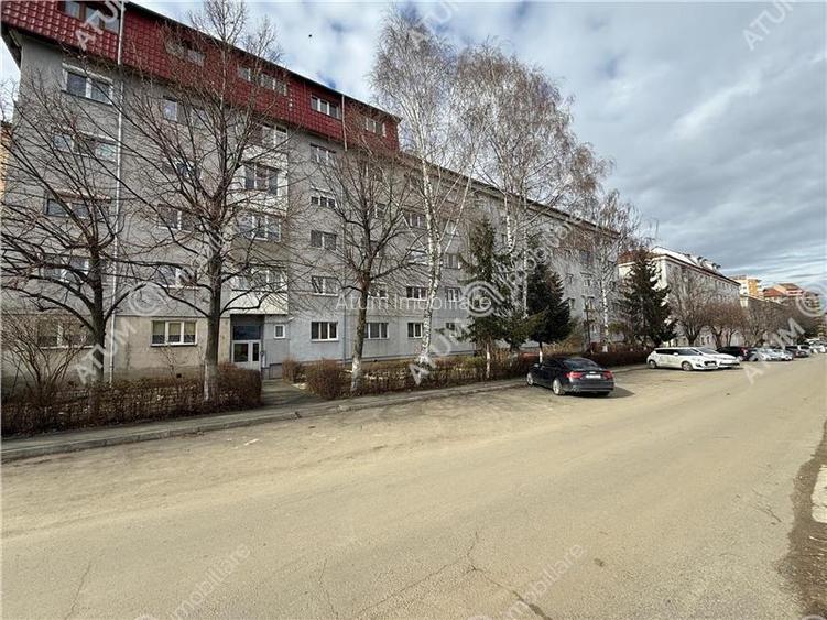 Apartament cu 2 camere decomandatecu pivnita zona Vasile Aaron - 13