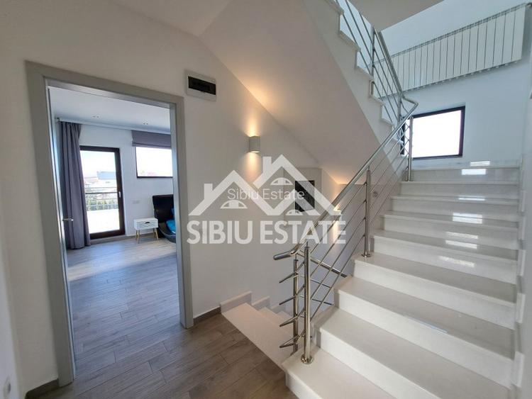 Casa Sibiu, terase panoramice, garaje, teren mare, Sura Mica - 21