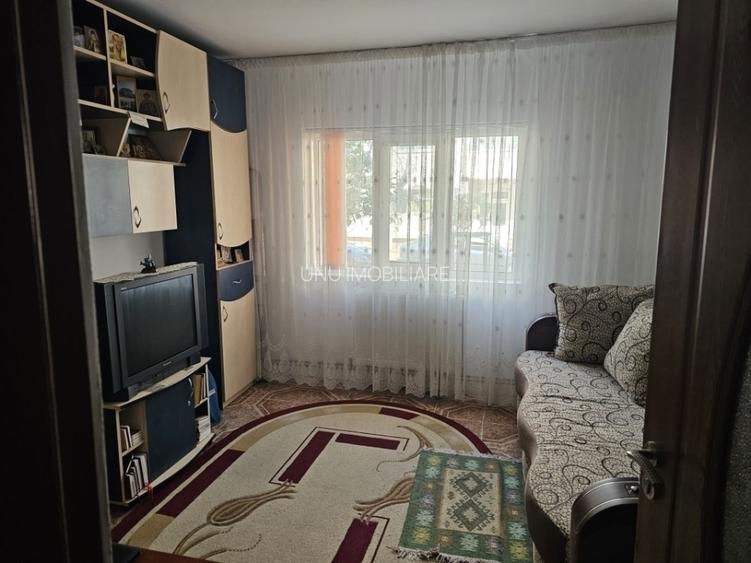 2 camere decomandat 52mp zona nicolina 1 in spate la lidl - 4