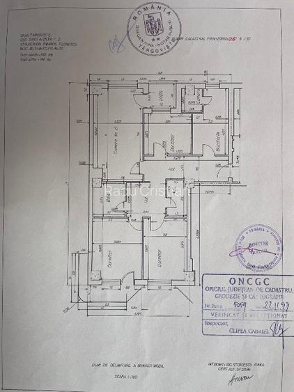 Vând apartament 4 camere initial,transformat in 3 camere cu living marit,84 mp u - 10