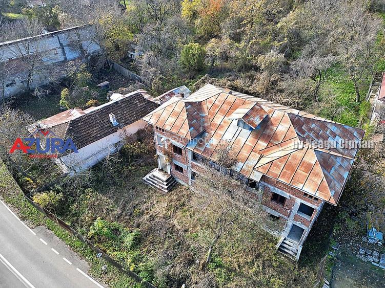 Proprietate deosebită în orașul Ștefănești, intrare pe strada Izvorani - 12