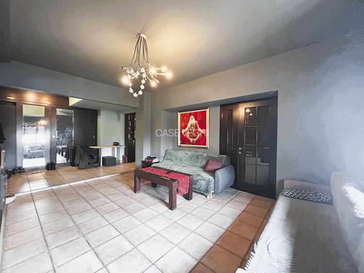 Vand apartament boem, intr-un bloc ca un refren - 2