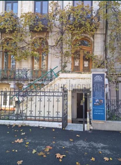 Birou individual + grup sanitar, la parterul unui imobil interbelic - 5