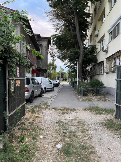 Teren intravilan sector 1 de vanzare,Calea Grivitei - 7