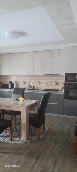 Casa de vanzare  3 camere - 7