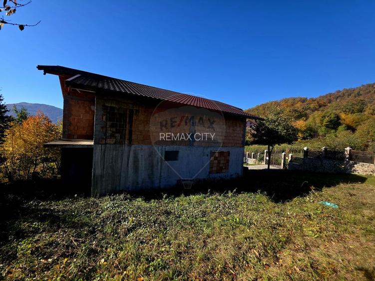 Casă / Vilă cu 5 camere de vânzare - 37