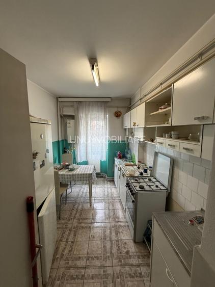 4 camere - Gara- Centru- etaj 1- liber- 170000 euro - 2