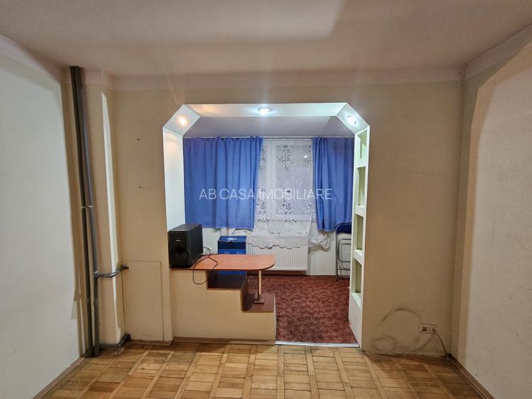 Apartament 3 camere, etaj intermediar, Piața Victoriei, comision 0% - 3