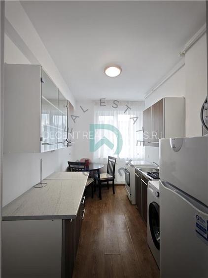 Inchiriez 2 camere, Cinema Patria, Brasov - 8