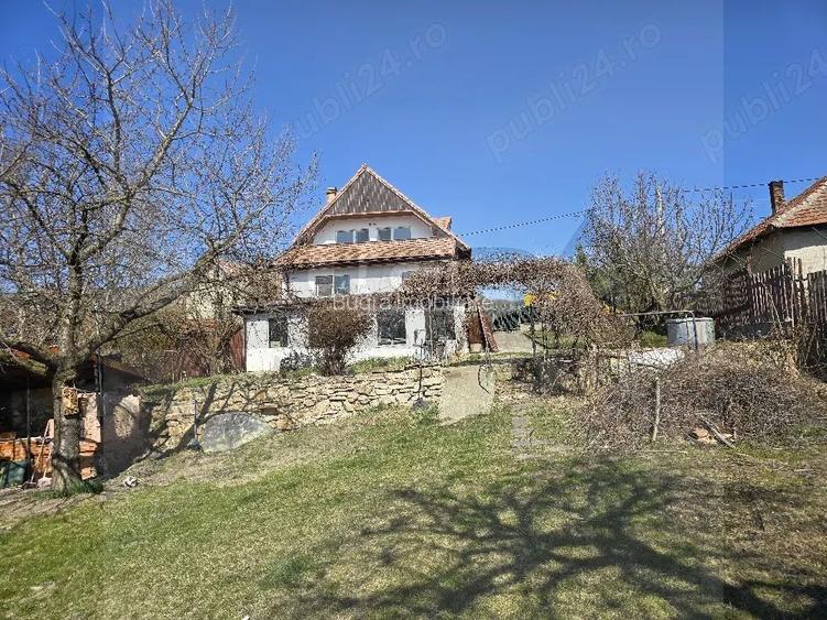 Casă spațioasă cu teren generos de 1000 mp in Dambul Rotund - 3