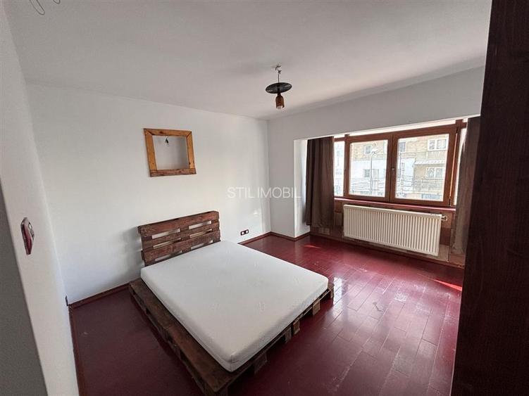 Apartament 3 camere Decomandat, et. 1, bulevard GARA - 149,900 EURO - 9