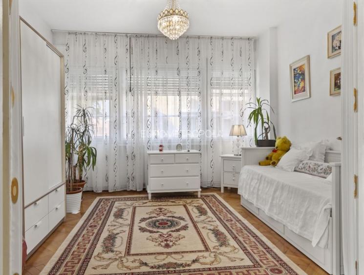 Apartament UNIC tip burghez - Piata Victoriei - 5