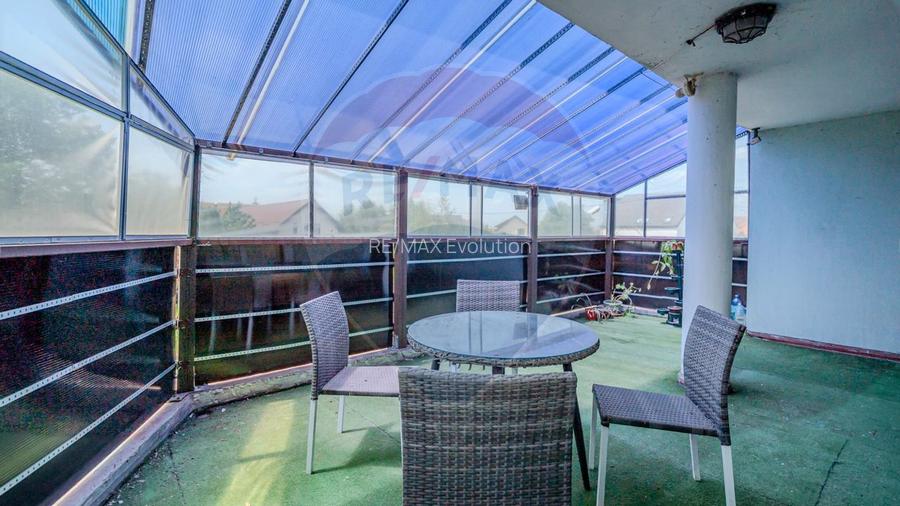 Vila rezidential/  gradina de vis/sera/ panouri/ Sanpetru! - 17