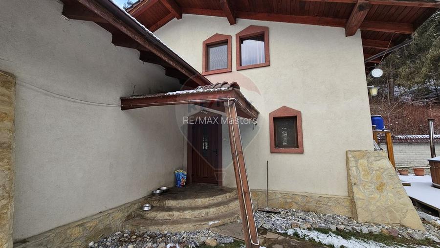 Vilă de lux cu 4 camere de vânzare în Câmpulung Moldovenesc, Suceava - 48