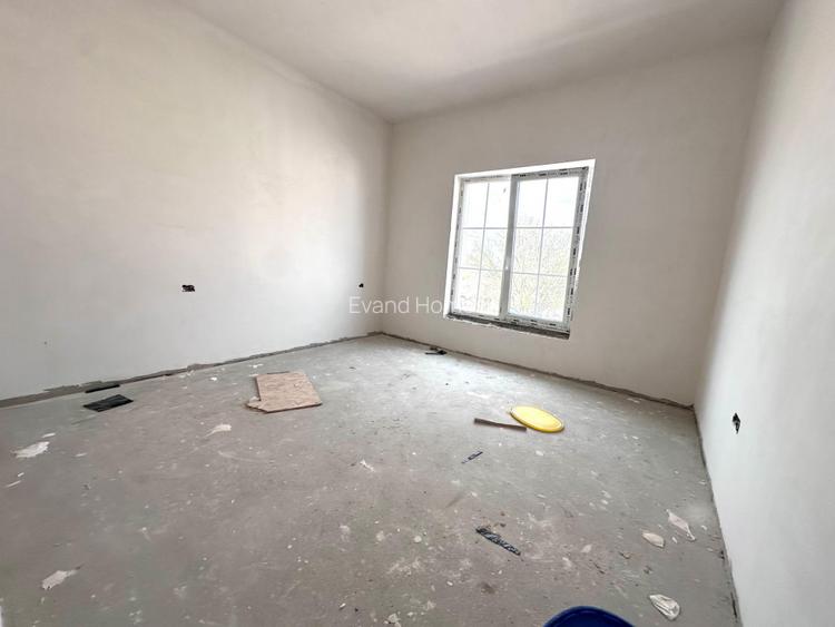 Duplex 4 camere despartit prin garaj - Mosnita Noua in zona foarte buna - 10