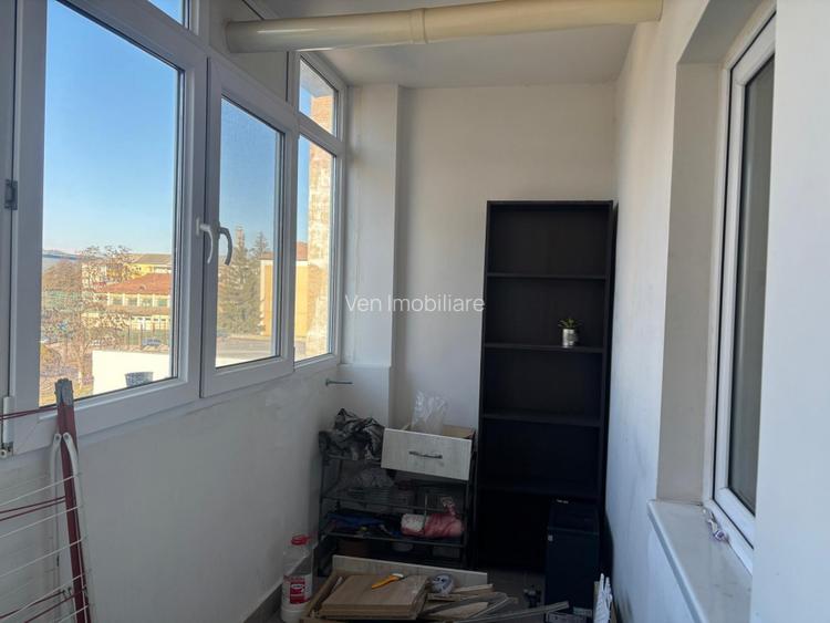 Apartament de vanzare, 2 camere, 50 mp, etaj 3, zona Independentei - 2