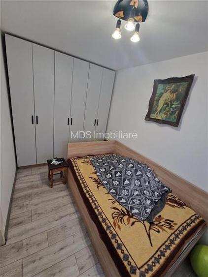 Amenajat recent la etaj 2 in bloc anvelopat, piata Doina - 6