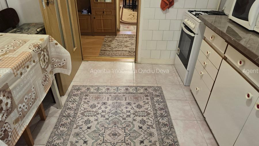 Vand apartament 3 camere decomandat in Deva, zona Enescu, parter inalt, mobilat - 3