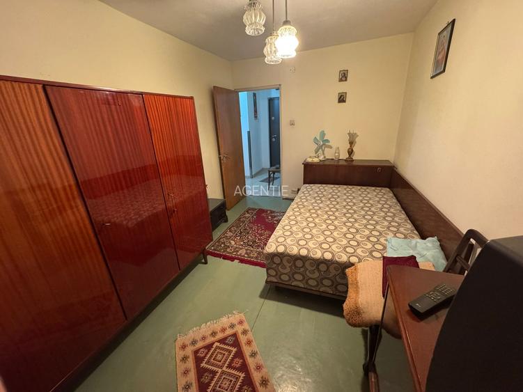 Baba Novac-stradal-bloc turn - 5