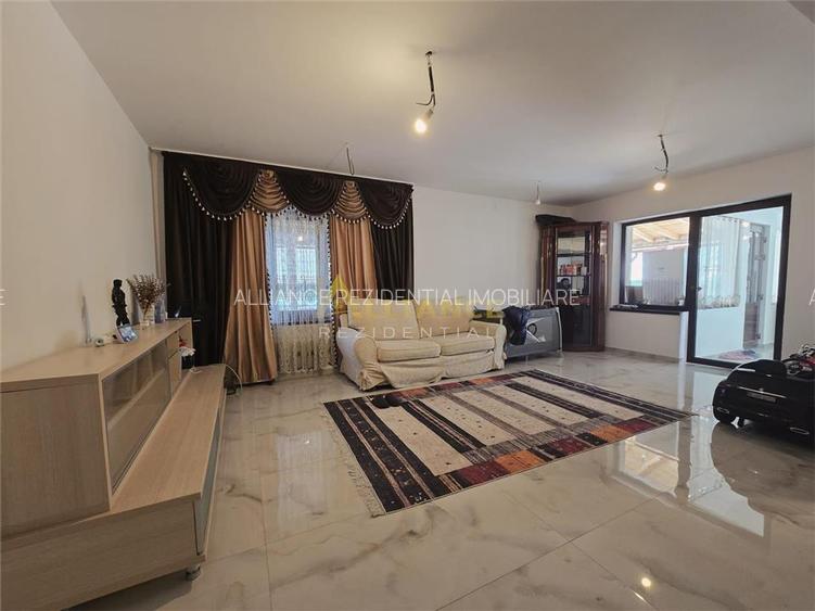 Gata de mutare- 425mp teren - 5 camere - 3 bai - 3