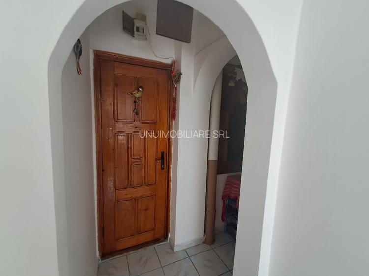 Apartament 3 camere Aleea Caminului - etaj 3/4 - 37 mp - 34900 euro - 2