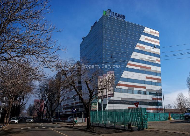 Spatiu comercial de inchiriat in Rams Center - 2