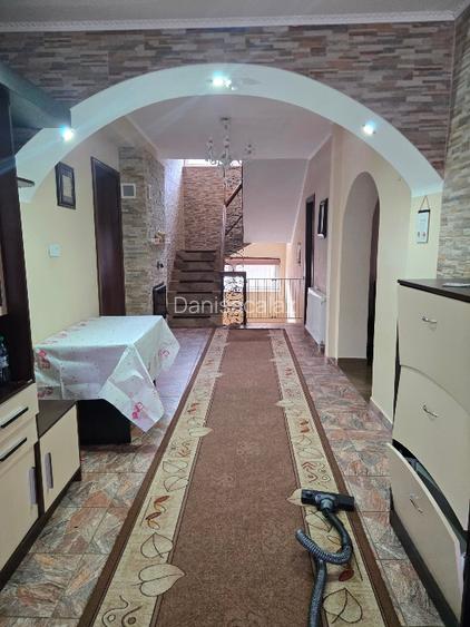 Casă/ Vilă de Vînzare  - 6