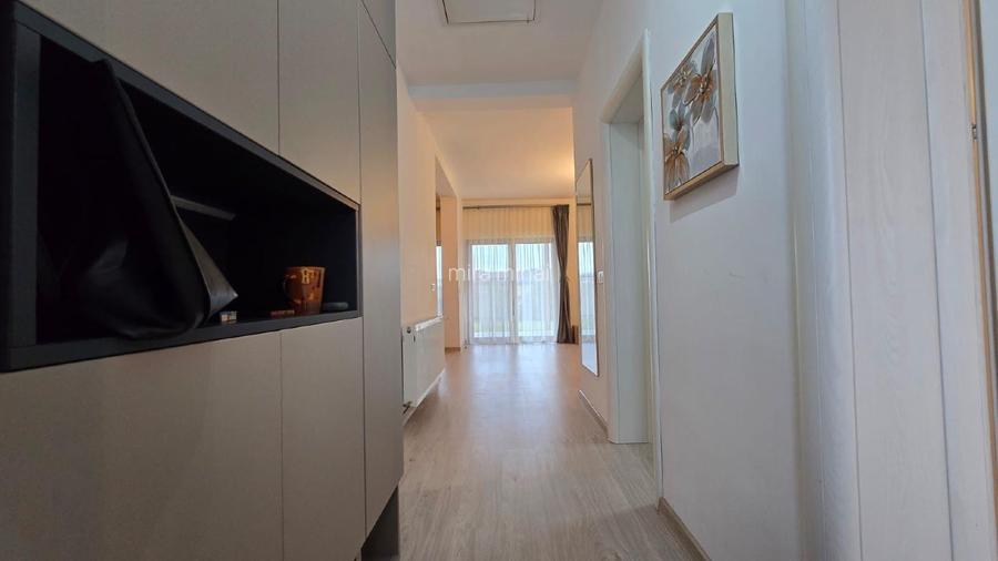 Proprietar, vand jumatate de duplex pe plan parter, full mobilat si utilat.  - 4