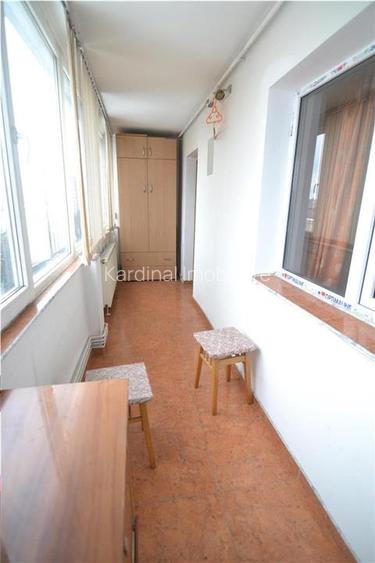 Apartament 3 camere etaj intermediar ,zona  Judetean - 16