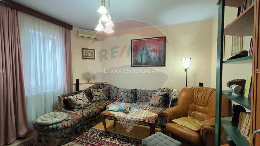 Casă cu piscină de vânzare în zona Piața Centrală Galați - 6