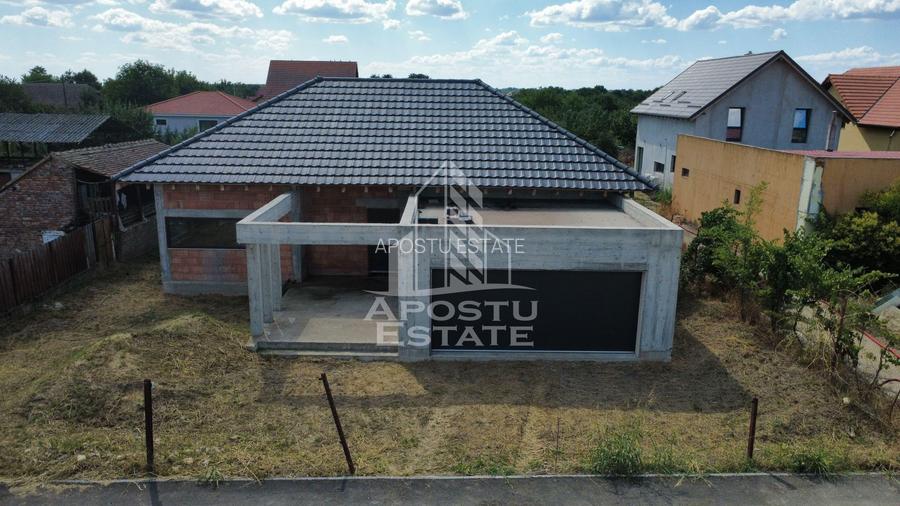 Casa individuala cu 4 camere si teren de 670 mp, Parta,  comision 0 - 9