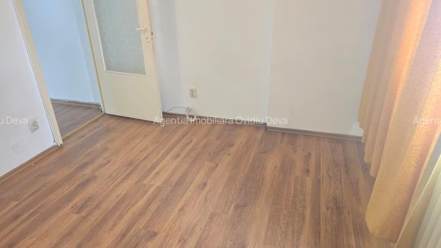 Vand apartament 3 camere în Deva, zona ultracentrală Lido-Casa de Pensii, etaj 2 - 6