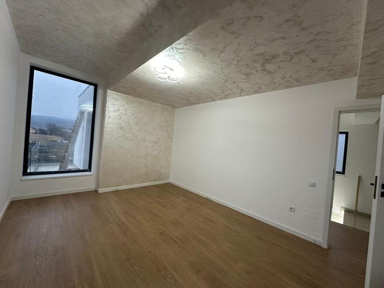 Casa individuala, 4 camere, 110 mp, Ultrafinisata, Zona Iazului
