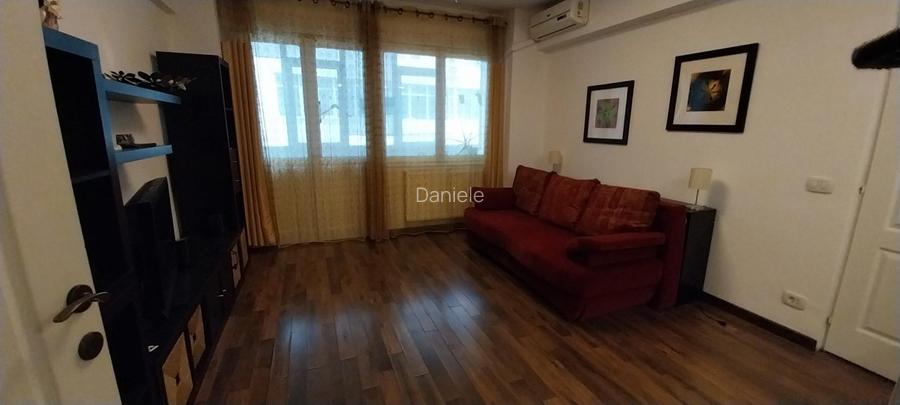 Garsonieră la intrarea parcului Cișmigiu - 13