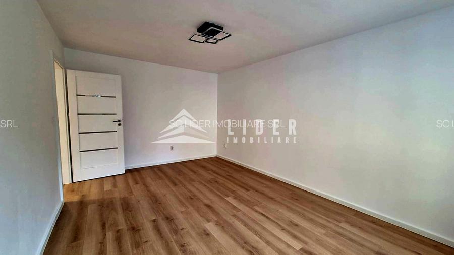 Apartament de vanzare  3 camere decomandat,renovat,garaj si beci,Zorilor - 10