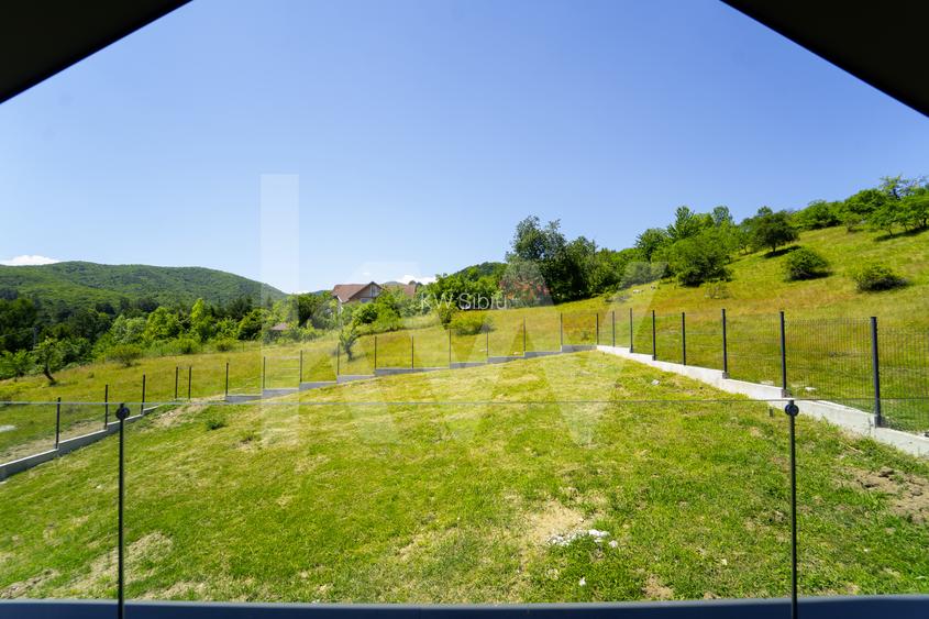Casă arhitectură modernă cu panoramă spre Munții Făgăraș și Cetatea Cisnădioara - 49