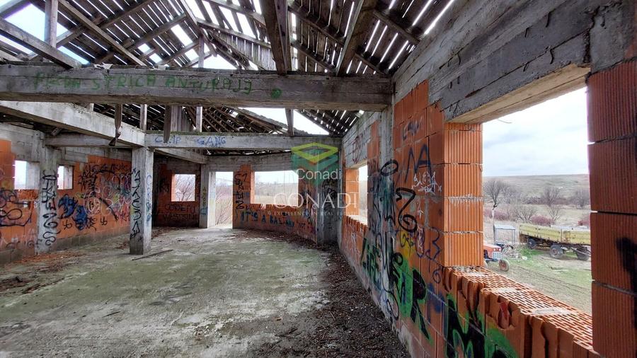 Vila la rosu cu teren in comuna Cornetu - 8