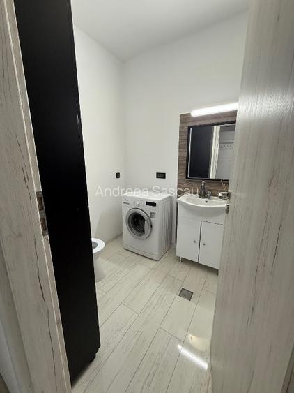 Vand apartament 2 camere decomandat in zona mall Plaza vizavi de parcul Liniei - 2