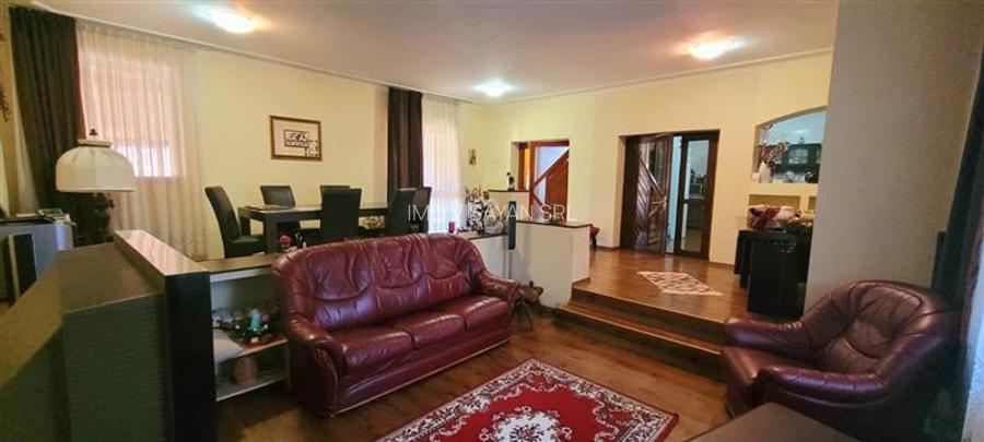 casa cu potential afacere Rm.Valcea,cartier Traian,comision 0 - 4