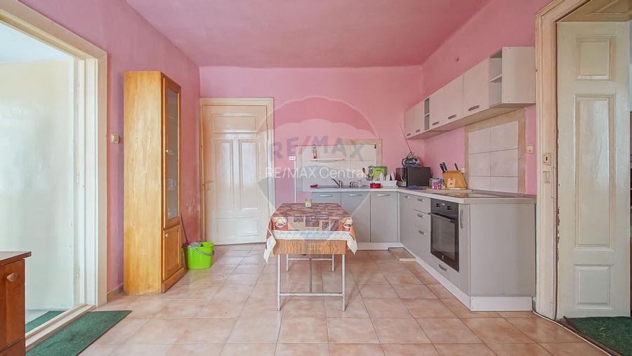 Casă de vânzare în centrul localității Prejmer, teren 5.055 mp! - 8