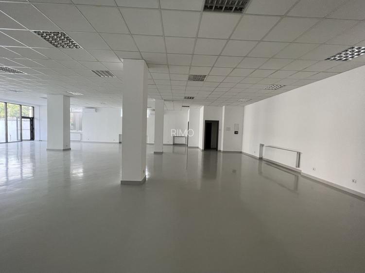 Spatiu comercial mare - Crangasi (aproape de piata, metrou) - 12