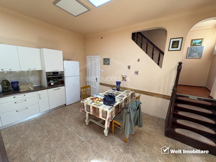 Casa parter + mansarda, situat la curte comuna, teren propriu, 3 locatari ! - 8