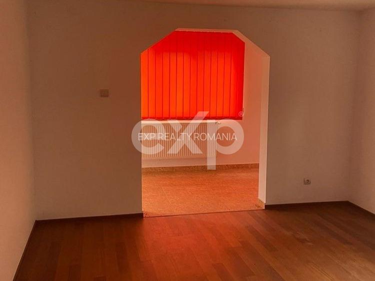 Casă / Vilă cu 6 camere de vânzare Leontinesti - Bacau - 3