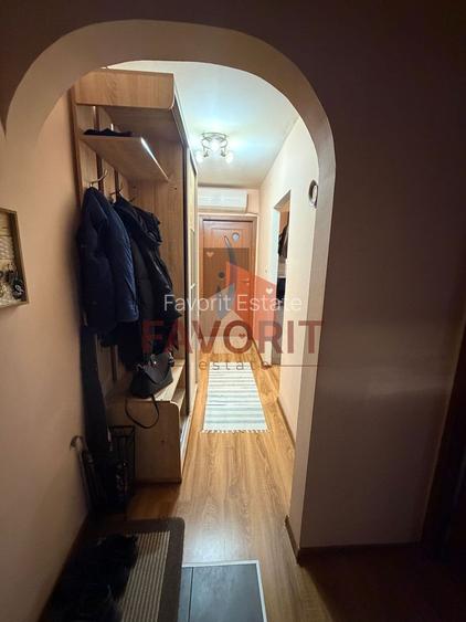 3 camere | etaj 1 | centrala proprie | mobilat si utilat | 2 bai | 2 balcoane | - 4