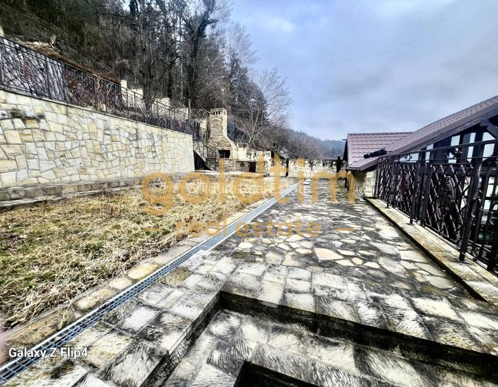 VILA IMPOZANTA P+3 /TEREN 800MP/ VEDERE PANORAMICA ASUPRA ORASULUI/ULTRACENTRAL - 36