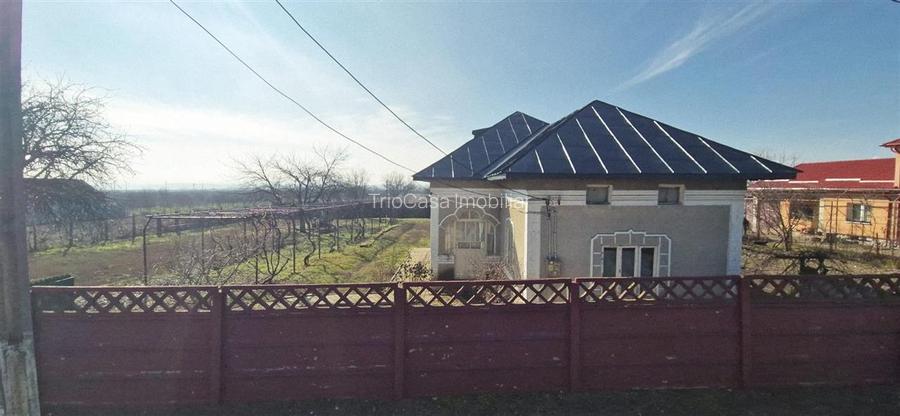 Casa Bradesti , teren  intravilan 7952 mp , deschidere 33 m la DE 70 - 5