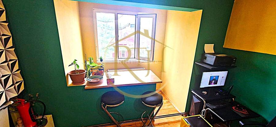 Vand apartament cu 4 camere in zona spitalul judetean,comision ,,0'' - 12